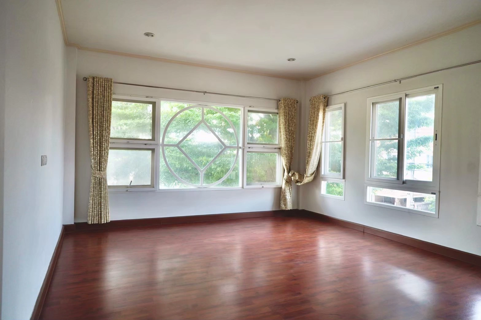 บ้านเดี่ยวศุภาลัย วิลล์ (หลักสี่-ดอนเมือง) 3 ห้องนอน 3 ห้องน้ำ 2 ที่จอด 2 โถงอเนกประสงค์ และห้องแม่บ้าน