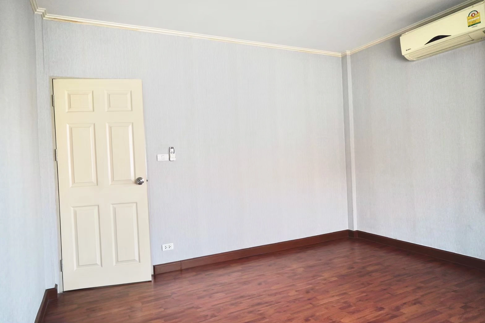 บ้านเดี่ยวศุภาลัย วิลล์ (หลักสี่-ดอนเมือง) 3 ห้องนอน 3 ห้องน้ำ 2 ที่จอด 2 โถงอเนกประสงค์ และห้องแม่บ้าน