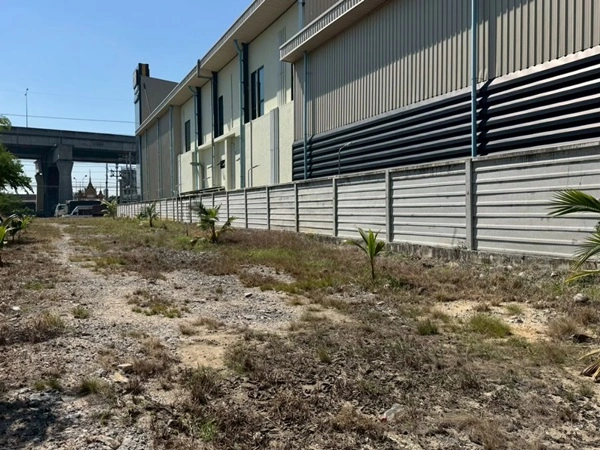 ขายที่ดิน บางนา กม.25 (พื้นที่สีแดง) เนื้อที่ 4 ไร่ 3 ตรว. ติดถนนบางนา-ตราด ฝั่งขาออก โทร 090-6360022