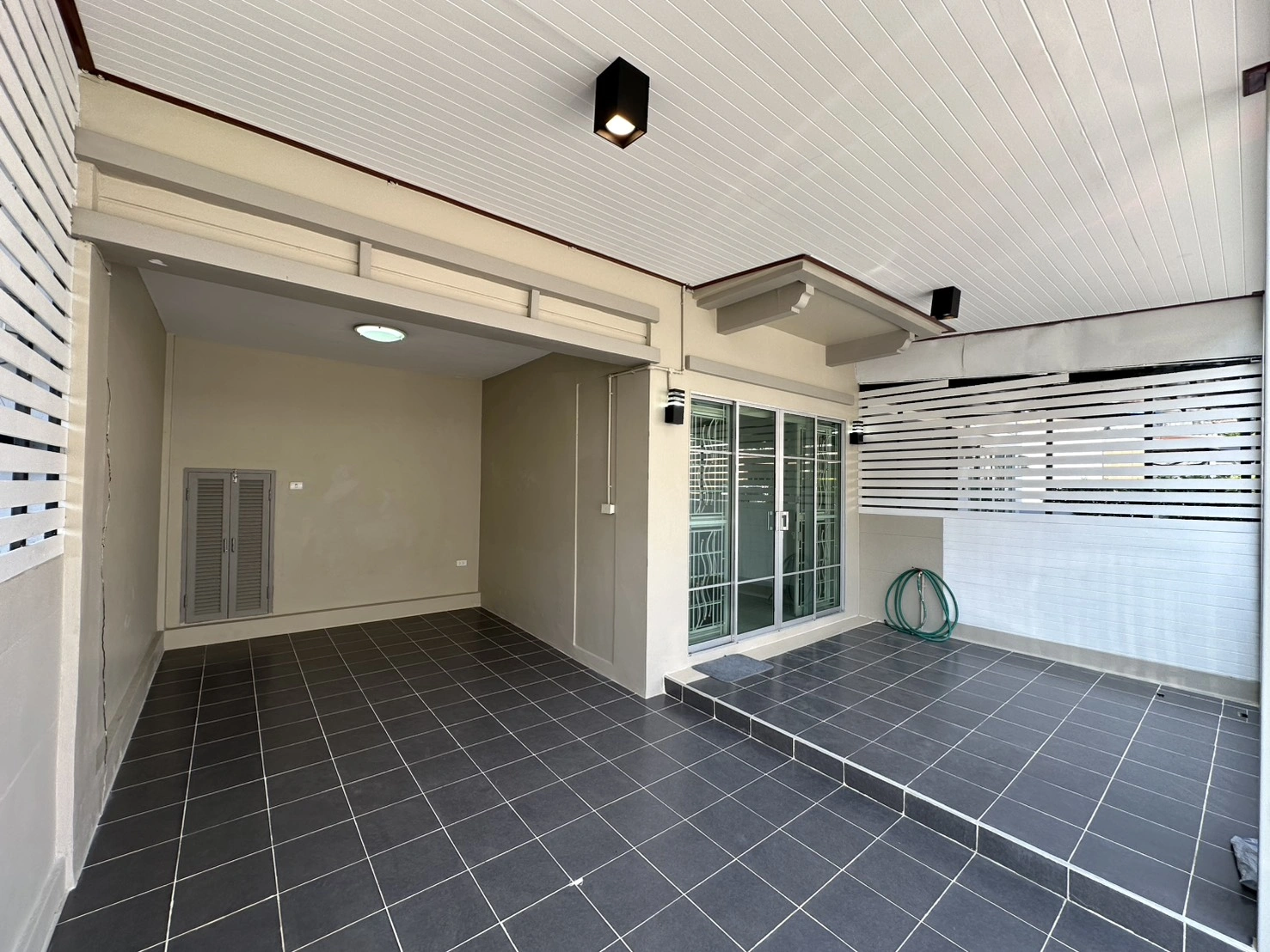 ขายทาวน์เฮ้าส์  เดอะวิลล่า รัตนาธิเบศร์-ราชพฤกษ์ ท่าอิฐ ถนนรัตนาธิเบศร์ บ้านสวยพร้อมอยู่