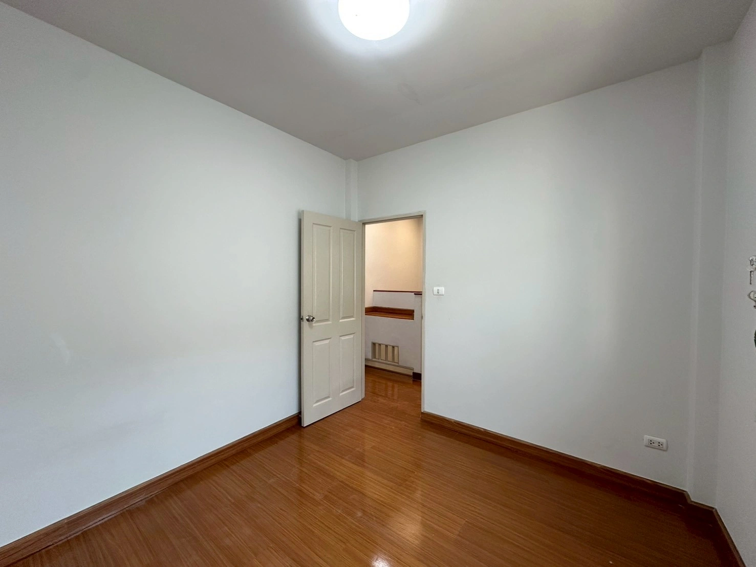 ขายทาวน์เฮ้าส์  เดอะวิลล่า รัตนาธิเบศร์-ราชพฤกษ์ ท่าอิฐ ถนนรัตนาธิเบศร์ บ้านสวยพร้อมอยู่