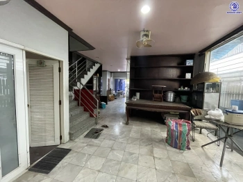 ทาวน์เฮ้าส์มือสอง 4 ชั้น โครงการ ศรีวรา ทาวน์อินทาวน์ หลังมุม เนื้อที่ 34 ตร.ว. พื้นที่ใช้สอย 240 ตร.ม. ฟังก์ชัน 3 ห้องนอน 4 ห้องน้ำ 2 ที่จอดรถ ทาวน์เฮ้าส์หลังมุม พื้นที่รอบบ้านกว้างขวาง ตั้งบนทำเลดี เชื่อมต่อหลายเส้นทาง ใกล้รถไฟฟ้าสายสีส้ม"สถานีรามคำแหง" ทางด่วน "ฉลองรัช" และเซ็นทรัล อีสต์วิลล์