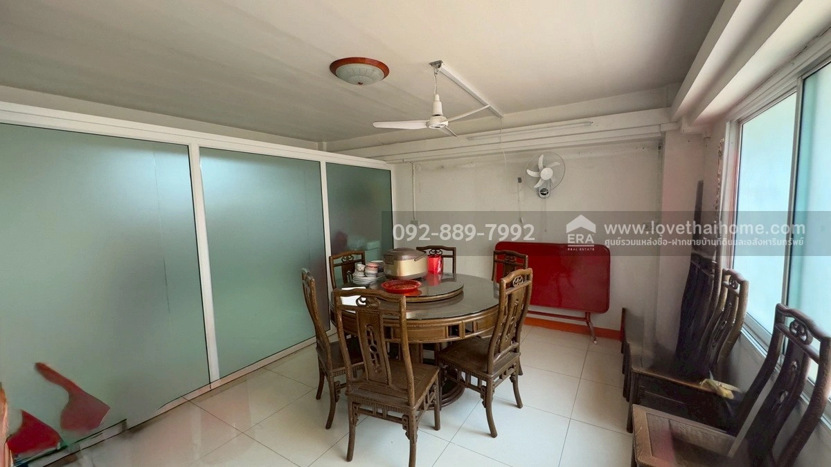 ขายตึกแถว 5 ชั้น หมู่บ้านอมรชัย2 ถนนพระราม2 ซอย34 มีทั้งหมด 4 คูหา พื้นที่ 80.4 ตรว. ราคาถูก ขายเพียง 16 ล้านบาท ใกล้เซ็นทรัล พระราม2