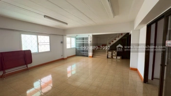 ขายตึกแถว 5 ชั้น หมู่บ้านอมรชัย2 ถนนพระราม2 ซอย34 มีทั้งหมด 4 คูหา พื้นที่ 80.4 ตรว. ราคาถูก ขายเพียง 16 ล้านบาท ใกล้เซ็นทรัล พระราม2