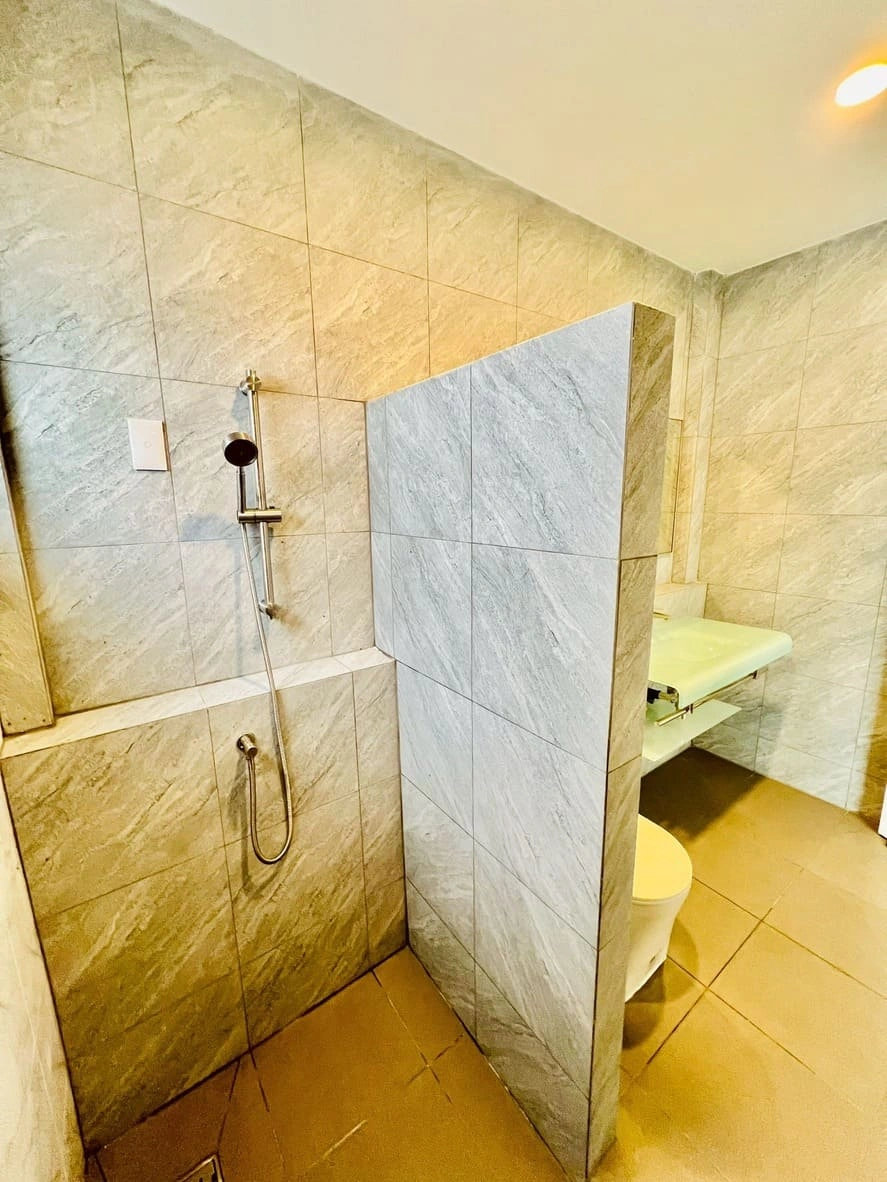 ขายทาวน์เฮ้าส์ นนทบุรี -สนามบินน้ำ พร้อมอยู่ ทำใหม่ทั้งหลัง ไม่ต้องเข้าซอยไปลึก ใกล้ สถานีรถไฟฟ้า สนามบินน้ำ