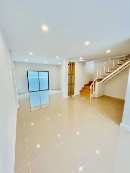 ขายทาวน์เฮ้าส์ นนทบุรี -สนามบินน้ำ พร้อมอยู่ ทำใหม่ทั้งหลัง ไม่ต้องเข้าซอยไปลึก ใกล้ สถานีรถไฟฟ้า สนามบินน้ำ