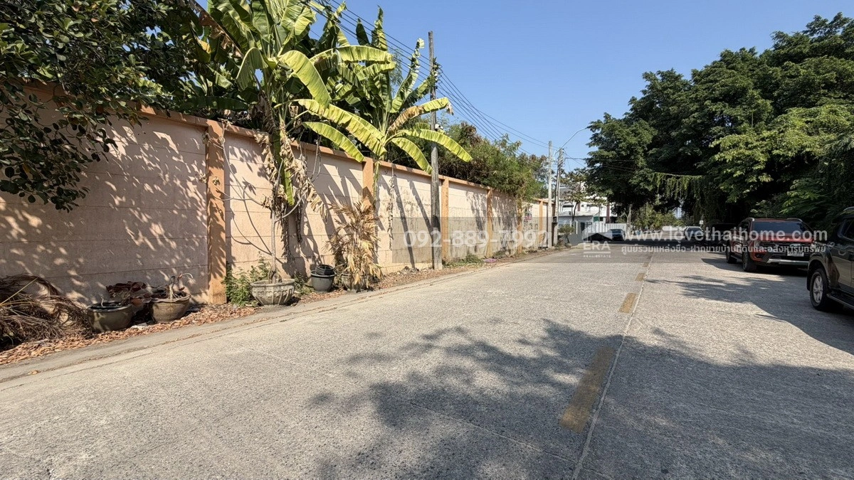 ขายที่ดิน ถนนหทัยราษฎร์ ซอยโรงเรียนโชคชัยหทัยราษฎร์ พื้นที่ 784 ตรว. ขาย 39,500 บาท/ตรว. แปลงสวย ใกล้ตลาดหทัยมิตร