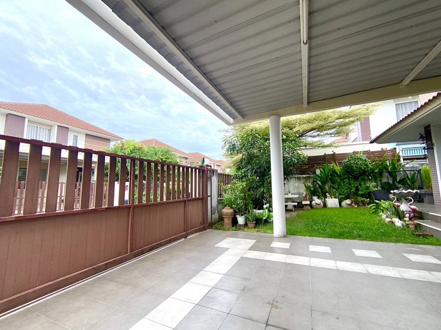 ขายบ้านเดี่ยวพร้อมอยู่ หมู่บ้านแฟมิลี่ซิตี้โฮม2 นาป่า ชลบุรี