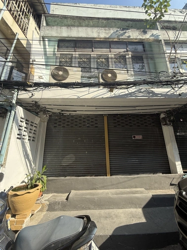 ด่วน ขาย อาคารพาณิชย์ 2 ชั้น 3 คูหา พัฒนาการ ซ.2 ใกล้ Airport Rail Link รามคำแหง  ทางด่วน เจ้าของขายเอง