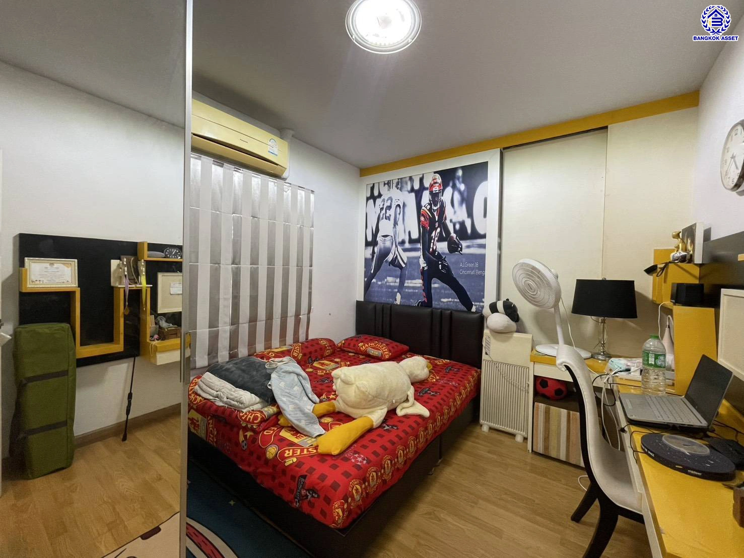 บ้านมือสองนนทบุรี โครงการ เทรนดี้ ธารา บางใหญ่ หลังมุม เนื้อที่ 72.1 ตร.ว. พื้นที่ใช้สอย 180 ตร.ม. ฟังก์ชัน 3 ห้องนอน 3 ห้องน้ำ จอดรถได้ 2 คัน ตอบโจทย์ทุกความต้องการของผู้อยู่อาศัย เชื่อมต่อหลายเส้นทาง ใกล้รถไฟฟ้าสายสีม่วง "สถานีคลองบางไผ่"