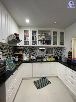 บ้านมือสองนนทบุรี โครงการ เทรนดี้ ธารา บางใหญ่ หลังมุม เนื้อที่ 72.1 ตร.ว. พื้นที่ใช้สอย 180 ตร.ม. ฟังก์ชัน 3 ห้องนอน 3 ห้องน้ำ จอดรถได้ 2 คัน ตอบโจทย์ทุกความต้องการของผู้อยู่อาศัย เชื่อมต่อหลายเส้นทาง ใกล้รถไฟฟ้าสายสีม่วง "สถานีคลองบางไผ่"