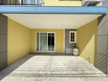 ทาวน์เฮ้าส์มือสองนนทบุรี โครงการ โกลเด้นทาวน์ รัตนาธิเบศร์-สถานีรถไฟฟ้าไทรม้า เนื้อที่ 21.2 ตร.ว. พื้นที่ใช้สอย 131 ตร.ม. ฟังก์ชัน 4 ห้องนอน 3 ห้องน้ำ จอดรถได้ 2 คัน บนทำเลเดินทางสะดวก เชื่อมต่อ ถนนราชพฤกษ์, ถนนรัตนาธิเบศร์, ถนนชัยพฤกษ์ ใกล้รถไฟฟ้าสายสีม่วง "สถานีไทรม้า"