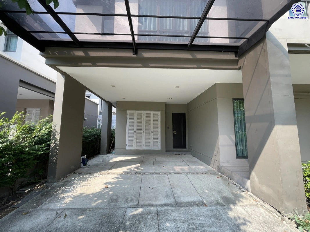 บ้านเดี่ยวมือสอง โครงการ บางกอก บูเลอวาร์ด พระราม9 เนื้อที่กว้าง 53.9 ตร.ว. พื้นที่ใช้สอย 270 ตร.ม. ฟังก์ชัน 3 ห้องนอน 4 ห้องน้ำ 2 ที่จอดรถ ภายในสภาพดีเยี่ยม พร้อมอยู่ เชื่อมต่อหลายเส้นทาง ใกล้รถไฟฟ้าสายสีส้ม "สถานีน้อมเกล้า" และจุดขึ้นทางหลวงพิเศษหมายเลข9