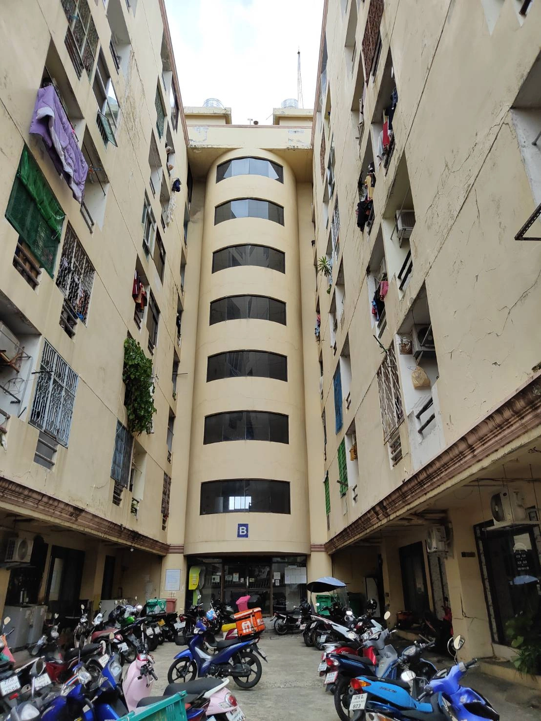 ขายด่วน เทพลีลา คอนโดทาวน์ อาคาร B ชั้น 6 ห้องริม เจ้าของขายเอง ถูกมาก เพียง 580,000 บาท