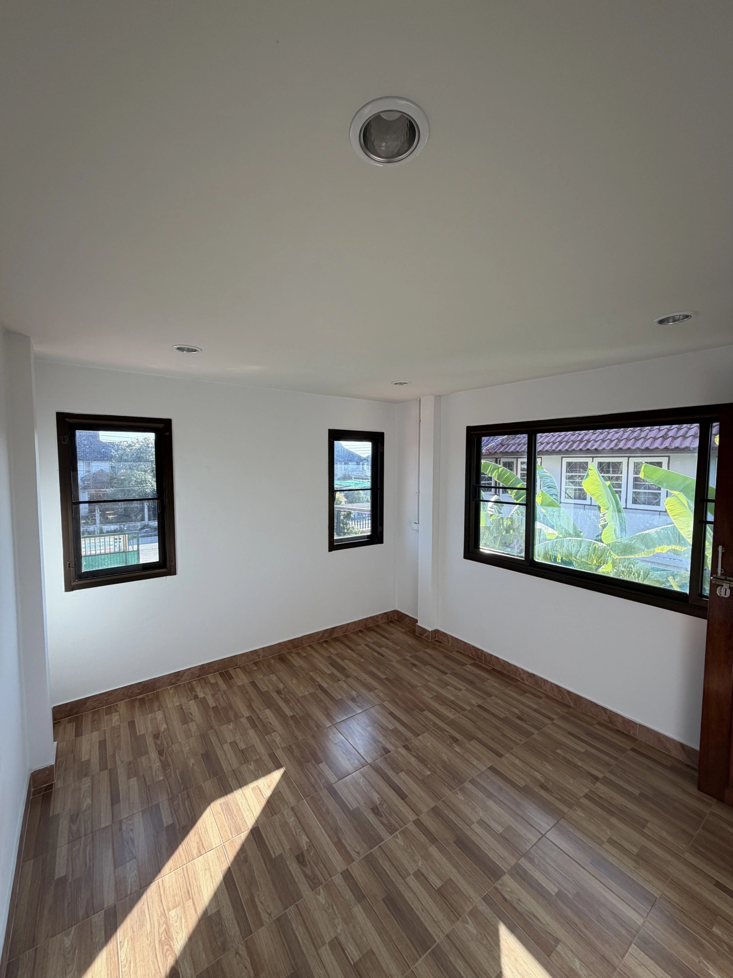 ขาย บ้านเดี่ยว 2 ชั้น 103 ตร.ว. หมู่บ้านสินสมบูรณ์ ลำลูกกา คลอง 8 [พร้อมอยู่]