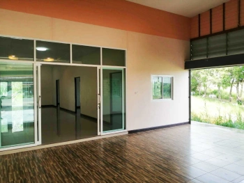 อาคารพาณิชย์พร้อมที่อยู่อาศัย ทำเลดี! 2เลขที่ ติดถนน ใกล้สี่แยกบางคล้า ฉะเชิงเทรา