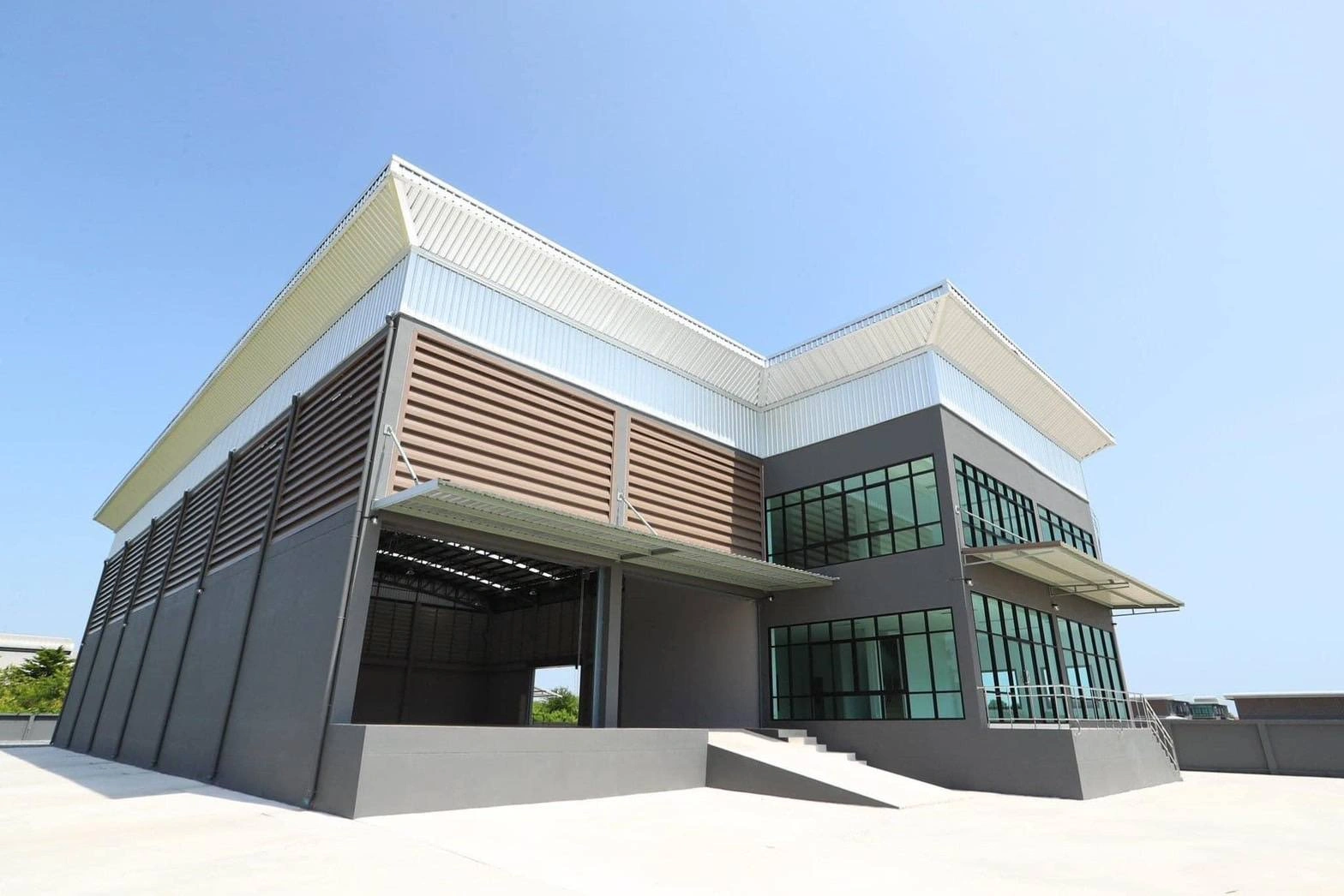 ขายที่ดินพร้อมสร้างโรงงาน คลังสินค้า