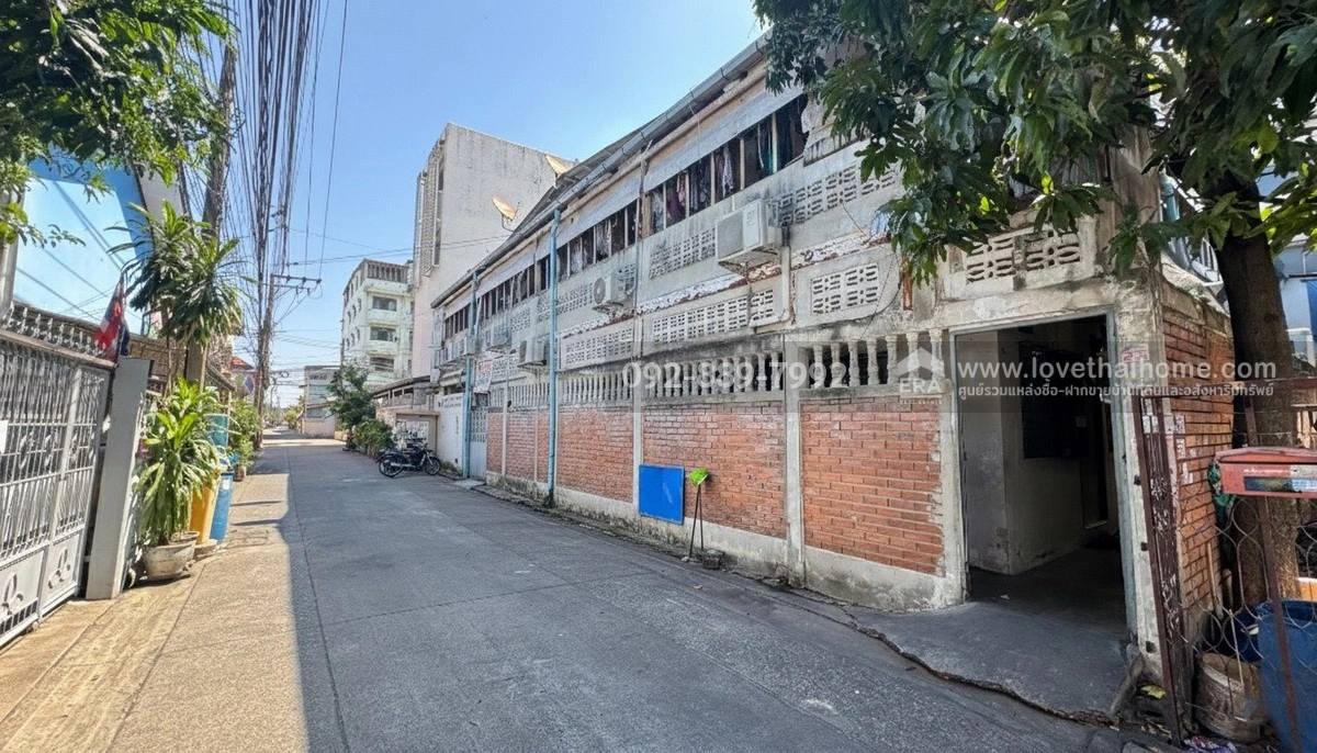 ขายที่ดิน ถนนลาดพร้าว80 ซอย22 พื้นที่ 100 ตารางวา พร้อมสิ่งปลูกสร้างบ้าน 2 ชั้น ขายเพียง 14 ล้านบาท ใกล้รถไฟฟ้าสายสีเหลือง สถานีลาดพร้าว71