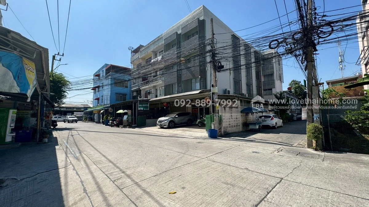 ขายที่ดิน ถนนลาดพร้าว80 ซอย22 พื้นที่ 100 ตารางวา พร้อมสิ่งปลูกสร้างบ้าน 2 ชั้น ขายเพียง 14 ล้านบาท ใกล้รถไฟฟ้าสายสีเหลือง สถานีลาดพร้าว71