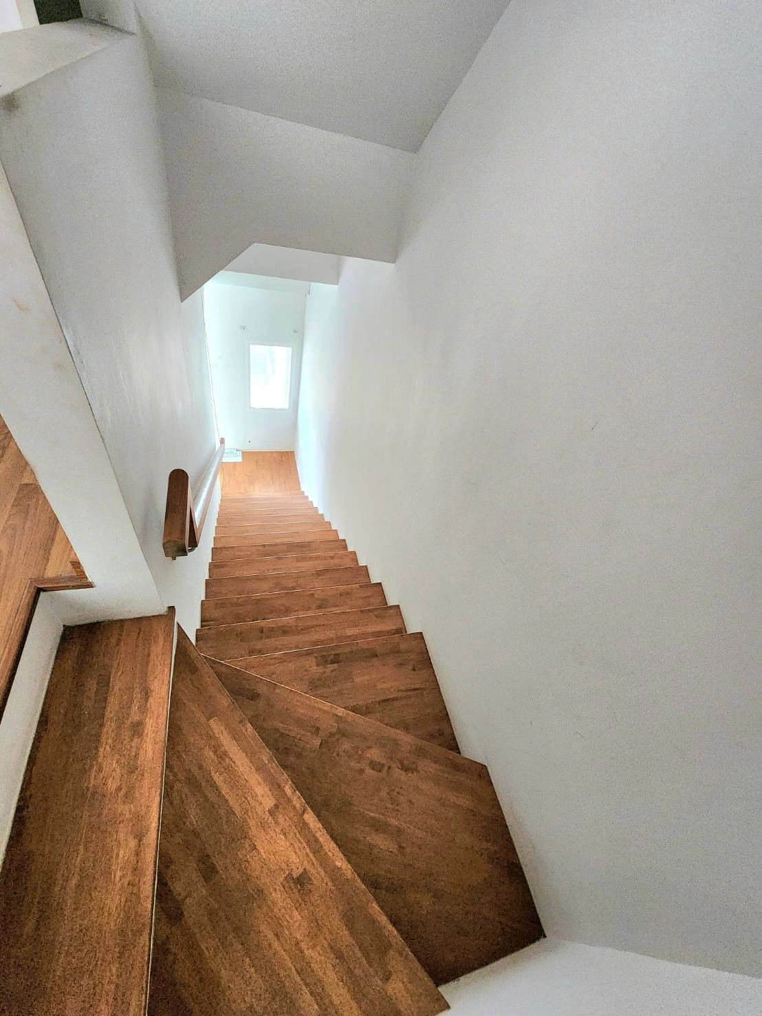 ขายถูก! ทาวน์โฮม 3ชั้น  หลังมุม : เดอะริคโค้ ทาวน์ วัชรพล  ซ.ร่วมมิตรพัฒนา(ห้าแยกวัชรพล)  แขวงท่าแร้ง  เขตบางเขน  กรุงเทพ 10220