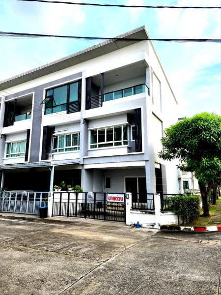 ขายถูก! ทาวน์โฮม 3ชั้น  หลังมุม : เดอะริคโค้ ทาวน์ วัชรพล  ซ.ร่วมมิตรพัฒนา(ห้าแยกวัชรพล)  แขวงท่าแร้ง  เขตบางเขน  กรุงเทพ 10220