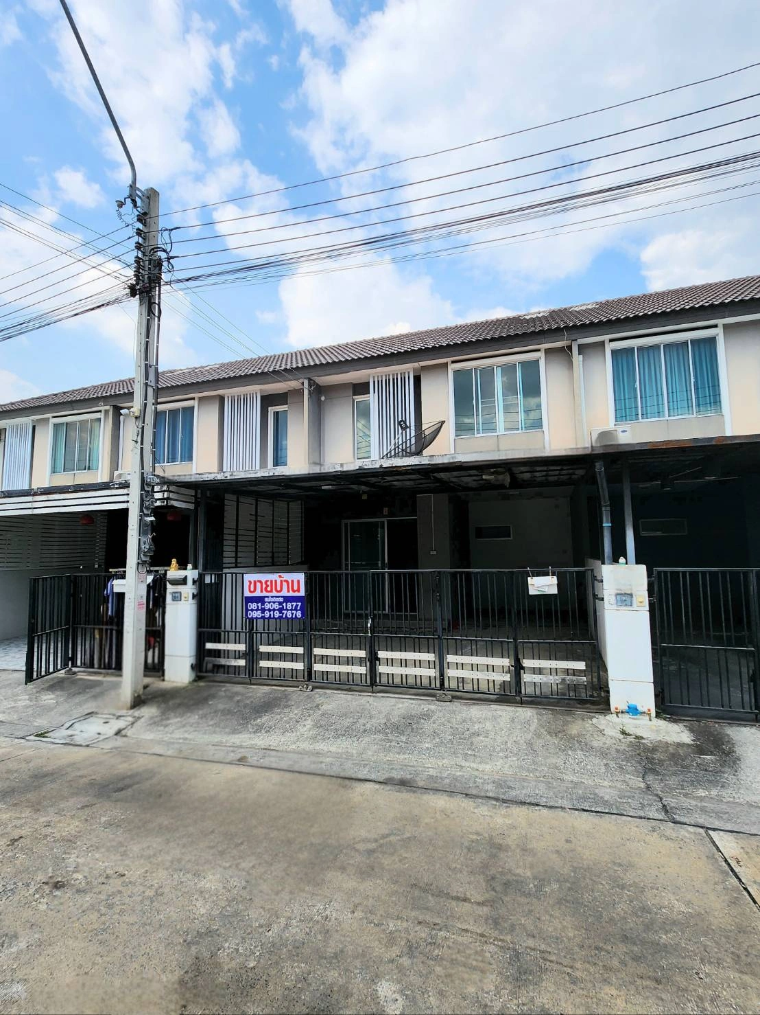 ขายทาวน์เฮ้าส์ 2ชั้น ทำเลดี :  หมู่บ้านพฤกษาวิลล์ 89 รามอินทรา-วงแหวน ซอยกาญจนาภิเษก6/1(ออกคู้บอน 27แยก10 ได้) ใกล้ห้างแฟชั่นไอร์แลนด์ แขวงท่าแร้ง เขตบางเขน  กรุงเทพ  10220