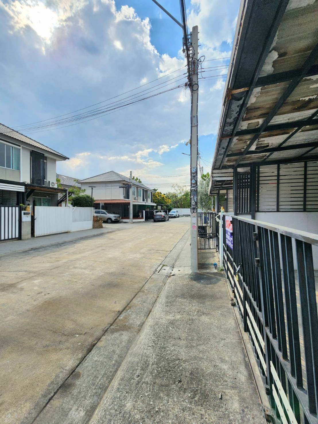 ขายทาวน์เฮ้าส์ 2ชั้น ทำเลดี :  หมู่บ้านพฤกษาวิลล์ 89 รามอินทรา-วงแหวน ซอยกาญจนาภิเษก6/1(ออกคู้บอน 27แยก10 ได้) ใกล้ห้างแฟชั่นไอร์แลนด์ แขวงท่าแร้ง เขตบางเขน  กรุงเทพ  10220