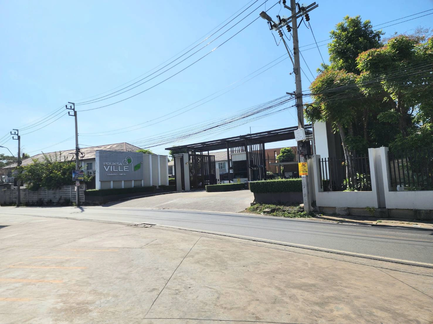 ขายทาวน์เฮ้าส์ 2ชั้น ทำเลดี :  หมู่บ้านพฤกษาวิลล์ 89 รามอินทรา-วงแหวน ซอยกาญจนาภิเษก6/1(ออกคู้บอน 27แยก10 ได้) ใกล้ห้างแฟชั่นไอร์แลนด์ แขวงท่าแร้ง เขตบางเขน  กรุงเทพ  10220