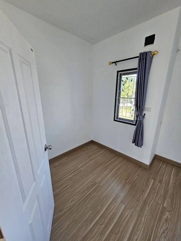 ขายด่วน บ้านทาวเฮ้าส์ หมู่บ้านศิวาลัย บางสมัคร บางปะกง ฉะเชิงเทรา สภาพใหม่ เนื้อที่ 42 ตรว. โทร 0632359638