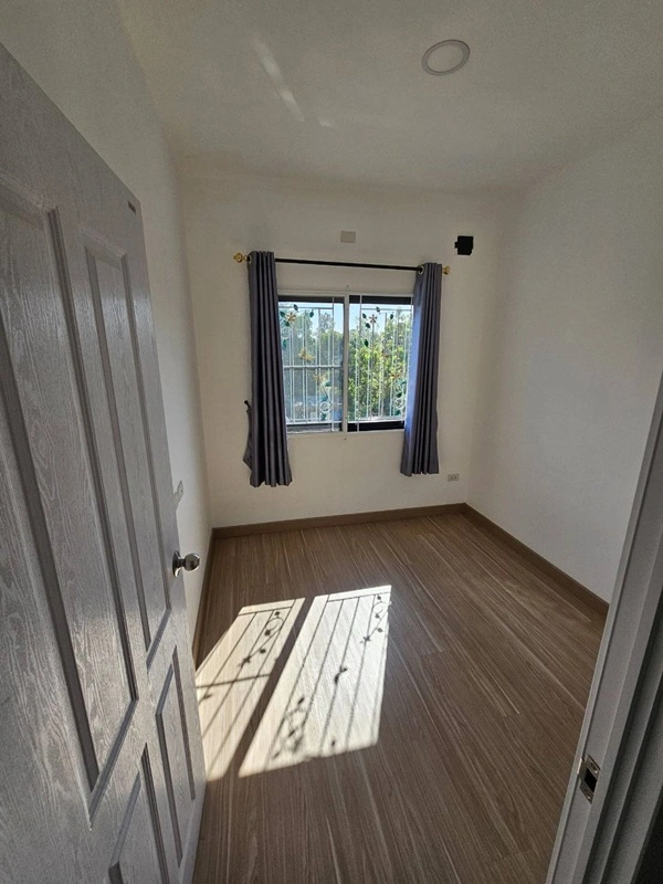 ขายด่วน บ้านทาวเฮ้าส์ หมู่บ้านศิวาลัย บางสมัคร บางปะกง ฉะเชิงเทรา สภาพใหม่ เนื้อที่ 42 ตรว. โทร 0632359638