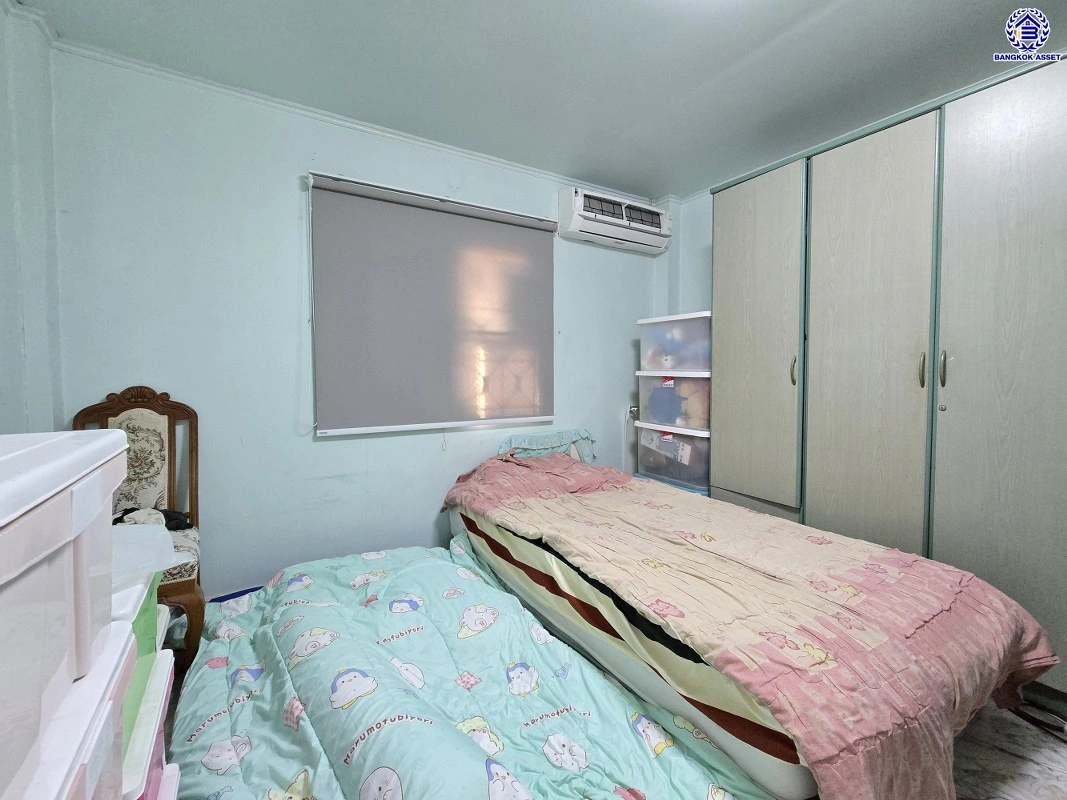 บ้านมือสอง โครงการ พงษ์ศิริชัย พุทธมณฑลสาย3 เนื้อที่ 51 ตร.ว. พื้นที่ใช้สอยถึง 178 ตร.ม. ฟังก์ชันจัดเต็ม 3 ห้องนอน 2 ห้องน้ำ จอดรถได้ 2 คน บนทำเลเชื่อมต่อเมืองอย่างรวดเร็ว ใกล้ทางคู่ขนานลอยฟ้าบรมราชชนนี ทางด่วน "กาญจนาภิเษก" ม.มหิดล และเซ็นทรัล ปิ่นเกล้า