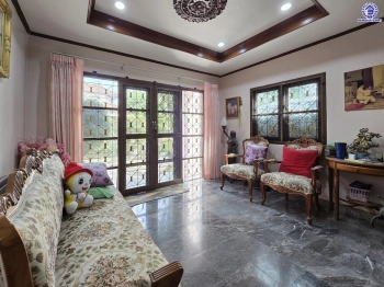 บ้านมือสอง โครงการ พงษ์ศิริชัย พุทธมณฑลสาย3 เนื้อที่ 51 ตร.ว. พื้นที่ใช้สอยถึง 178 ตร.ม. ฟังก์ชันจัดเต็ม 3 ห้องนอน 2 ห้องน้ำ จอดรถได้ 2 คน บนทำเลเชื่อมต่อเมืองอย่างรวดเร็ว ใกล้ทางคู่ขนานลอยฟ้าบรมราชชนนี ทางด่วน "กาญจนาภิเษก" ม.มหิดล และเซ็นทรัล ปิ่นเกล้า