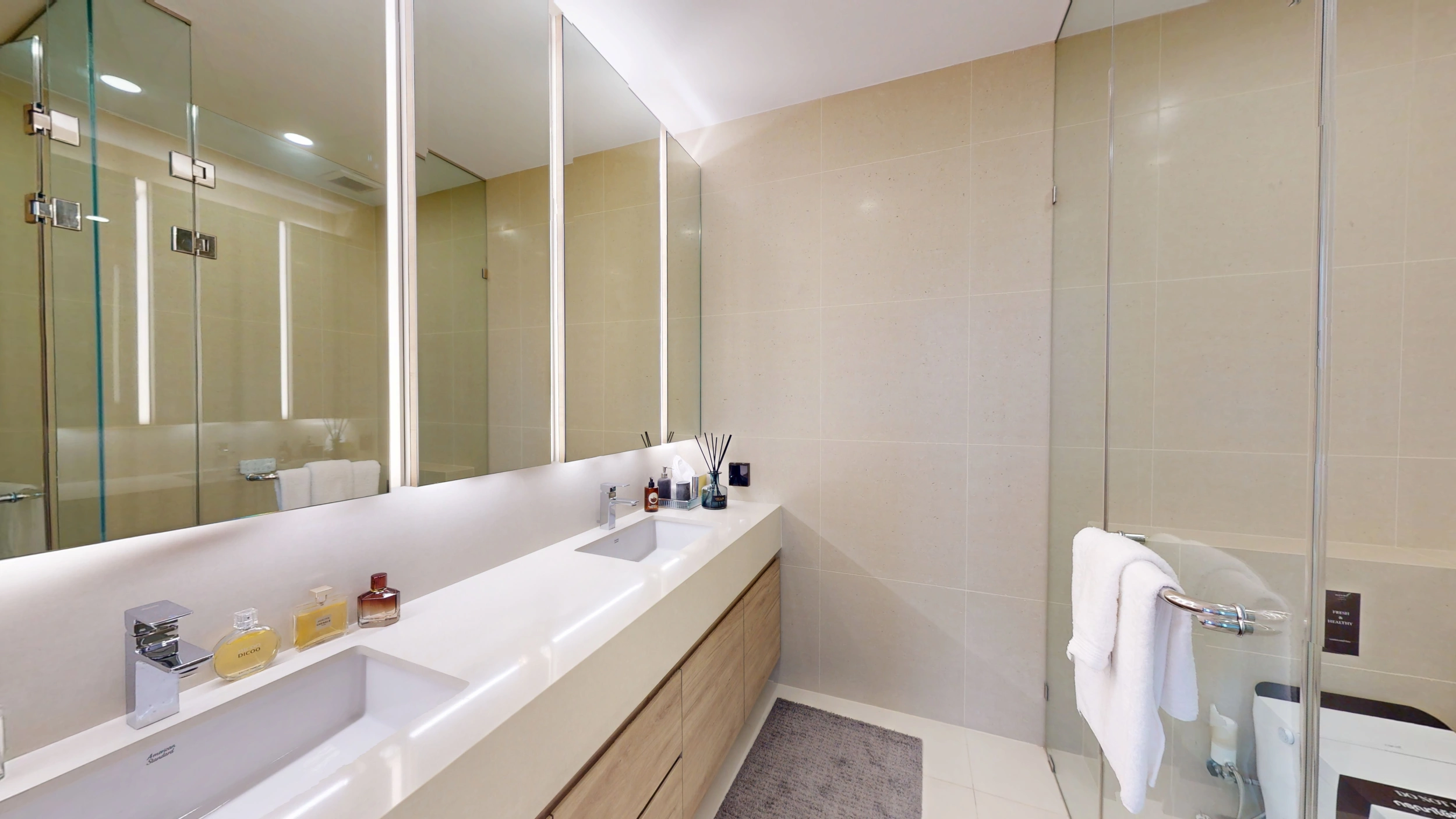 Novel Residence Ladprao 18  โครงการบ้านแฝดและทาวน์โฮม 4 ชั้น