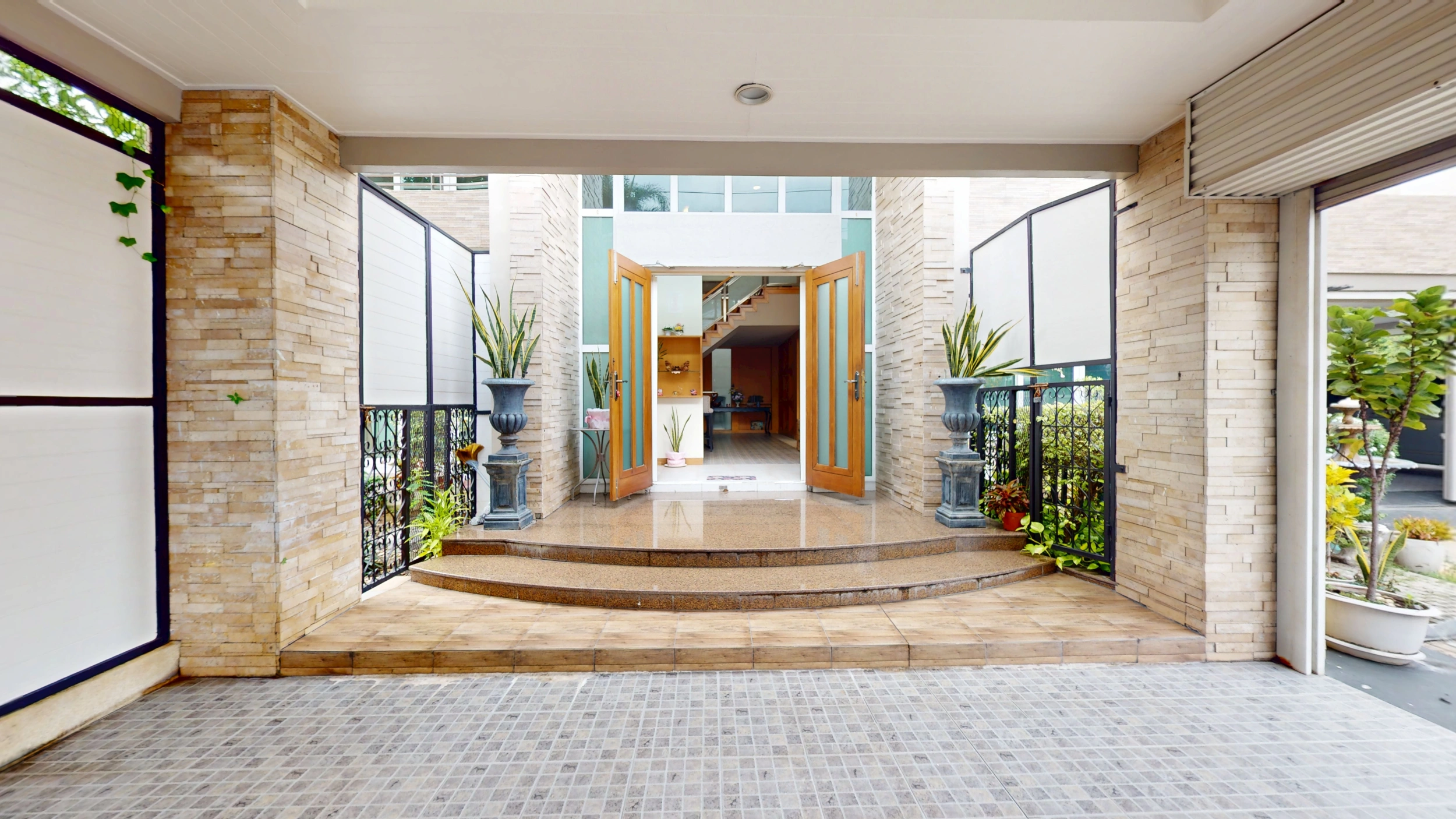 🏠 คฤหาสน์หรู เมืองทอง-แจ้งวัฒนะ    ติดถนนใหญ่ เลียบคลองประปา แจ้งวัฒนะ–เมืองทองธานี