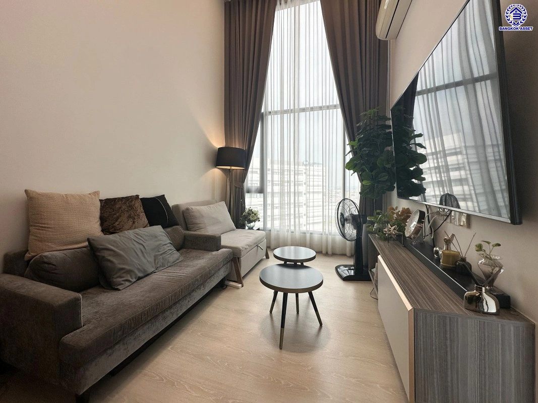 คอนโดมิเนียมมือสอง โครงการ ไนท์บริดจ์ พหลโยธิน-อินเตอร์เชนจ์ พื้นที่ใช้สอย 35.79 ตร.ม. ฟังก์ชัน 1 ห้องนอน 1 ห้องน้ำ ทำเลดีเชื่อมต่อถนนพหลโยธิน, ถนนแจ้งวัฒนะ ใกล้รถไฟฟ้าสายสีเขียว "สถานีพหลโยธิน 59" และจุดขึ้นทางด่วน "อุตราภิมุข"