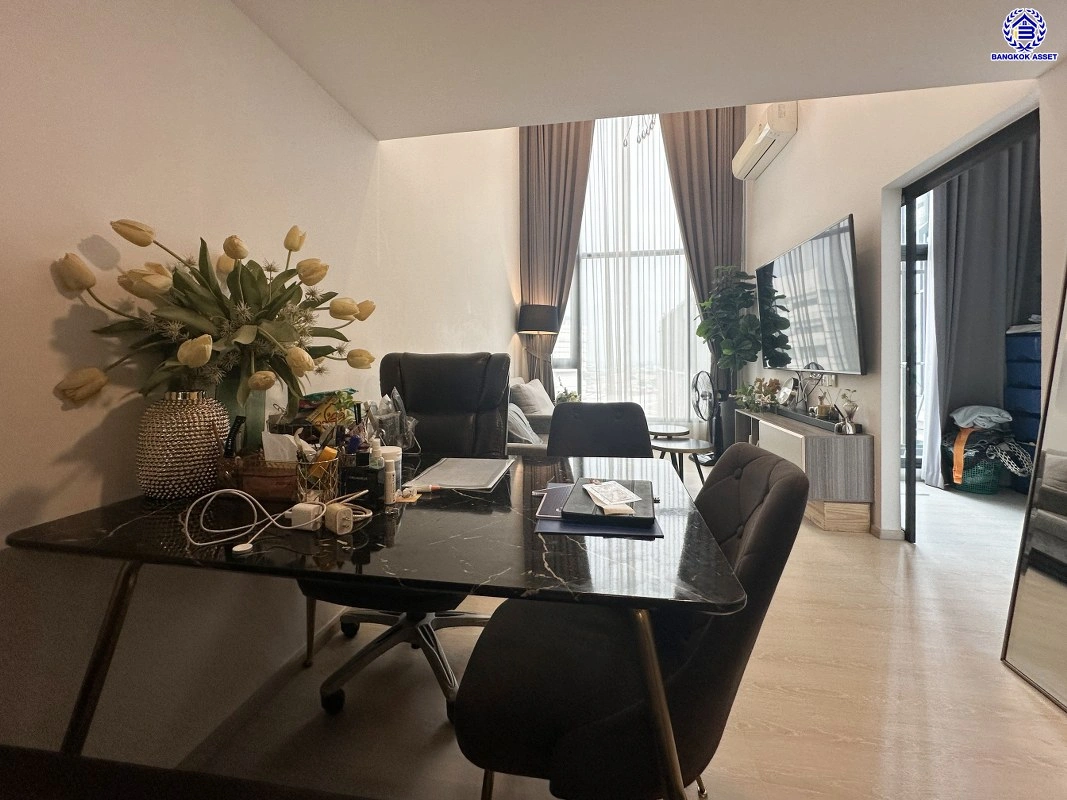 คอนโดมิเนียมมือสอง โครงการ ไนท์บริดจ์ พหลโยธิน-อินเตอร์เชนจ์ พื้นที่ใช้สอย 35.79 ตร.ม. ฟังก์ชัน 1 ห้องนอน 1 ห้องน้ำ ทำเลดีเชื่อมต่อถนนพหลโยธิน, ถนนแจ้งวัฒนะ ใกล้รถไฟฟ้าสายสีเขียว "สถานีพหลโยธิน 59" และจุดขึ้นทางด่วน "อุตราภิมุข"