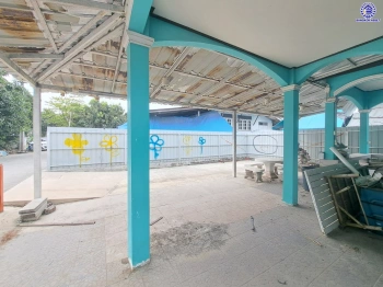 บ้านมือสอง บ้านนอกโครงการ บางใหญ่-บางคูวัด เนื้อที่ 50 ตร.ว. พื้นที่ใช้สอย 150 ตร.ม. ฟังก์ชัน 3 ห้องนอน 2 ห้องน้ำ จอดรถได้ 1 คัน แถมฟรี! เครื่องปรับอากาศ โครงการบนทำเลเดินทางสะดวก เชื่อมต่อถนนบางใหญ่-บางคูวัด ถนนกาญจนาภิเษก ใกล้รถไฟฟ้าสายสีม่วง "สถานีตลาดบางใหญ่" และทาวด่วน "ศรีรัช"