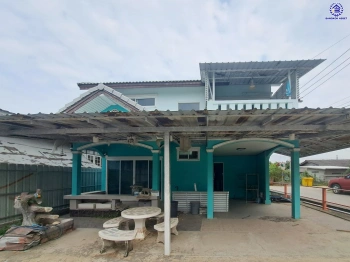 บ้านมือสอง บ้านนอกโครงการ บางใหญ่-บางคูวัด เนื้อที่ 50 ตร.ว. พื้นที่ใช้สอย 150 ตร.ม. ฟังก์ชัน 3 ห้องนอน 2 ห้องน้ำ จอดรถได้ 1 คัน แถมฟรี! เครื่องปรับอากาศ โครงการบนทำเลเดินทางสะดวก เชื่อมต่อถนนบางใหญ่-บางคูวัด ถนนกาญจนาภิเษก ใกล้รถไฟฟ้าสายสีม่วง "สถานีตลาดบางใหญ่" และทาวด่วน "ศรีรัช"