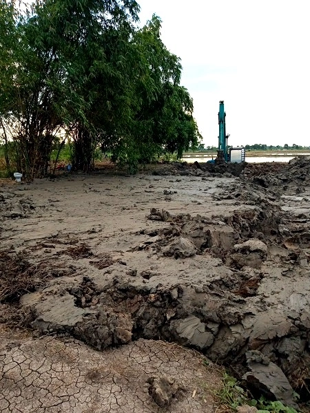 ขายที่ดินติดริมแม่น้ำบางปะกง แปดริ้ว ฉะเชิงเทรา ที่ถมแล้ว 6 ไร่ เหมาะทำ Resort ที่พัก หรือบ้านในวัยเกษียน ล้อมรอบด้วยธรรมชาติ  หรือทำเป็น ร้านอาหาร สไตล์แบบธรรมชาติ ริมแม่น้ำ บางปะกง