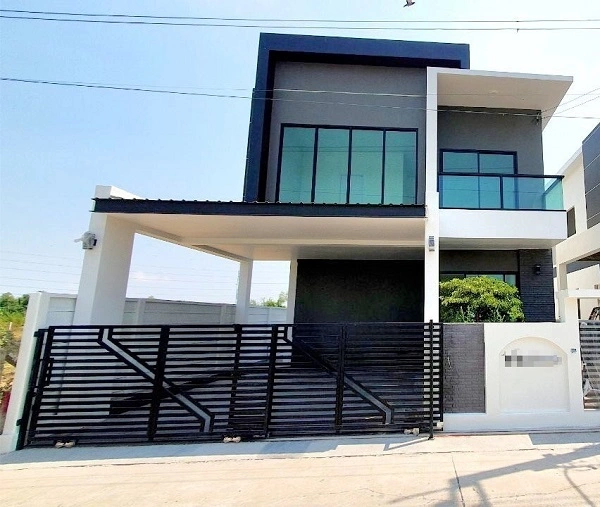 ให้เช่าโฮมออฟฟิศย่านบางนาใกล้ห้างเมกกา บางนา พื้นที่ 42ตรว 4 ห้องนอน3 ห้องน้ำ3  แอร์ จดทะเบียนบริษัทได้