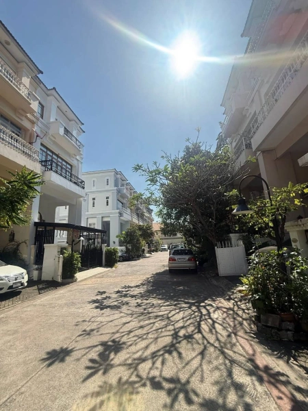 ขายบ้านทาวน์โฮมสุขุมวิท50 city plus sukhumvit ใกล้รถไฟฟ้าBTS อ่อนนุช พระรามสี่ 3ห้องนอน 4ห้องน้ำ บ้านสวยพร้อมอยู่ โครงการซิตี้ พลัส สุขุมวิท ปลอดภัย มี รปภ.ตลอด ใกล้จุดขึ้นลงทางด่วน ห้าง 0879074045