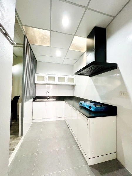 ให้เช่าบ้านทาวน์โฮมหมู่บ้านกลางเมือง ศรีนครินทร์ใช้สอย 260 ตรม 3 ห้องนอน3 ห้องน้ำ 5  แอร์  2 ห้องนั่งเล่น ห้องครัว เฟอร์นิเจอร์ครบครัน