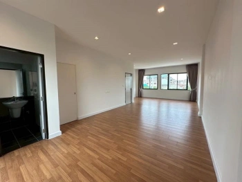 ให้เช่า โฮมออฟฟิศสตรีวิทยา-โชคชัย 4 จดทะเบียนบริษัทได้ ใช้สอย 293ตรม3 ห้องนอน4 ห้องน้ำ 6ที่จอดรถ  เหมาะมากสำหรับ ธุรกิจออฟฟิศ/ ออนไลน์ / แพคของ / สต็อกสินค้า