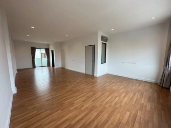 ให้เช่า โฮมออฟฟิศสตรีวิทยา-โชคชัย 4 จดทะเบียนบริษัทได้ ใช้สอย 293ตรม3 ห้องนอน4 ห้องน้ำ 6ที่จอดรถ  เหมาะมากสำหรับ ธุรกิจออฟฟิศ/ ออนไลน์ / แพคของ / สต็อกสินค้า