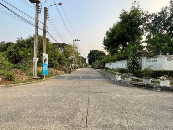 ขายที่ดินหมู่บ้านเสรีวิลล่า Seri Villa ศรีนครินทร์55 หน้าสวนหลวง ร.9 ที่ดิน 296ตร.ว ใกล้รถไฟฟ้าMrt 800ม. อยู่หลังพาราไดซ์พาร์ค ใกล้ซีคอน อุดมสุข บางนาตราด อ่อนนุช พัฒนาการ แปลงสวย rare itemสุด 0879074045