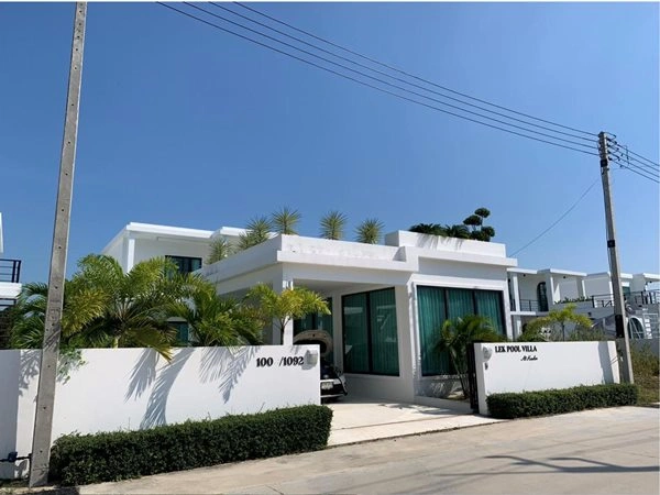 ขายด่วน พูลวิลล่า หัวหิน ประจวบฯ ใกล้ทะเล เดินทางสะดวก 2 ชั้น 3 ห้องนอน ตกแต่งเสร็จเรียบร้อย พร้อมเข้าอยู่ได้ทันที Tel. 0632897879