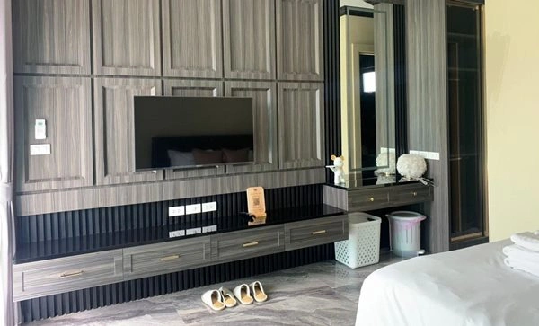 ขายด่วน พูลวิลล่า หัวหิน ประจวบฯ ใกล้ทะเล เดินทางสะดวก 2 ชั้น 3 ห้องนอน ตกแต่งเสร็จเรียบร้อย พร้อมเข้าอยู่ได้ทันที Tel. 0632897879