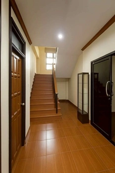 โฮมออฟฟิศ 3 ชั้น (รวมชั้นดาดฟ้า) เนื้อที่ 82 ตารางวา อ.บ้านบึง จ.ชลบุรี ราคา 15,500,000 บาท