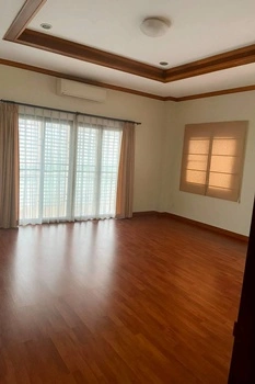 โฮมออฟฟิศ 3 ชั้น (รวมชั้นดาดฟ้า) เนื้อที่ 82 ตารางวา อ.บ้านบึง จ.ชลบุรี ราคา 15,500,000 บาท