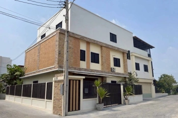 โฮมออฟฟิศ 3 ชั้น (รวมชั้นดาดฟ้า) เนื้อที่ 82 ตารางวา อ.บ้านบึง จ.ชลบุรี ราคา 15,500,000 บาท